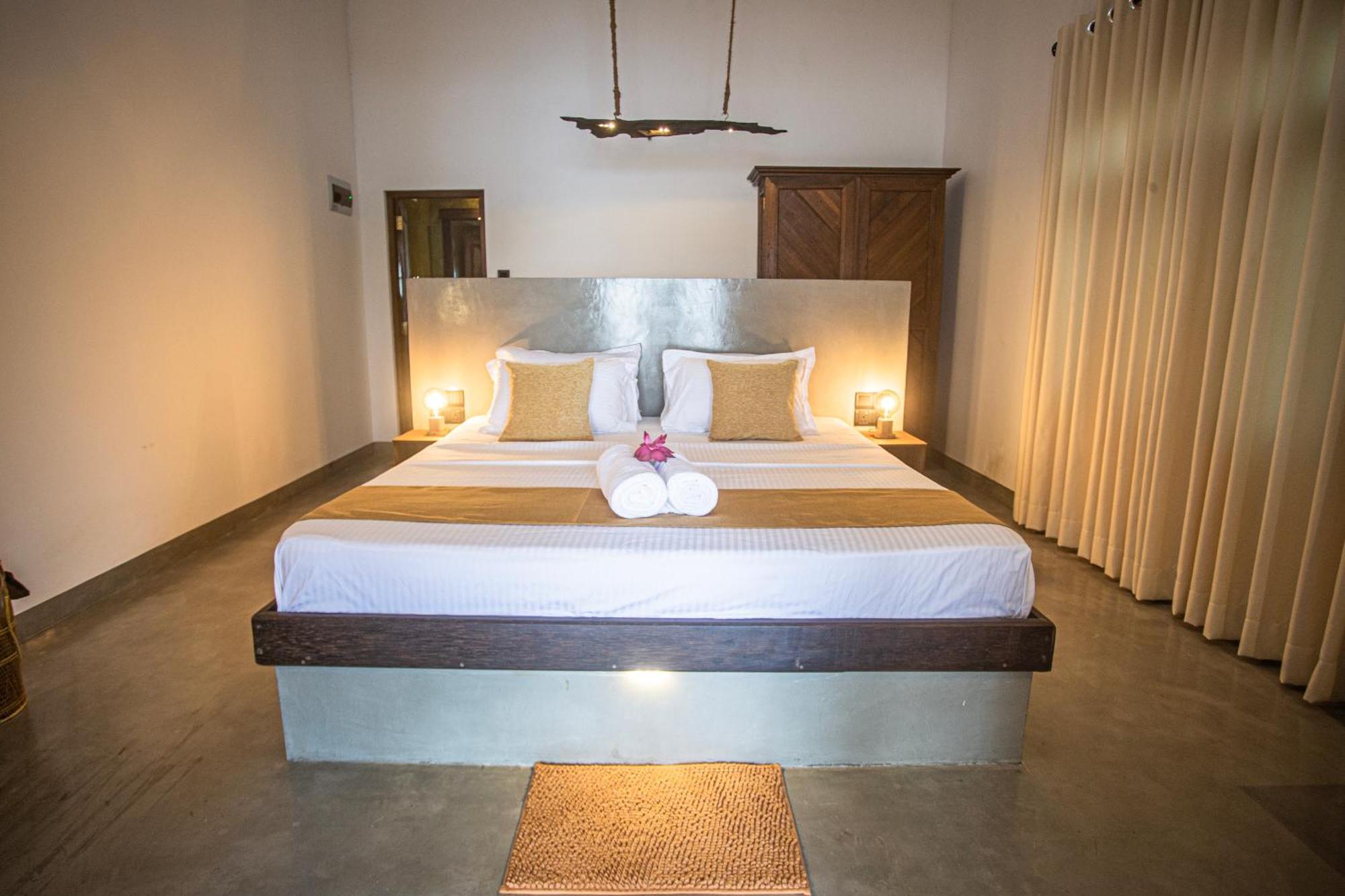Aki Luna Lagoon Resort Hikkaduwa Kültér fotó