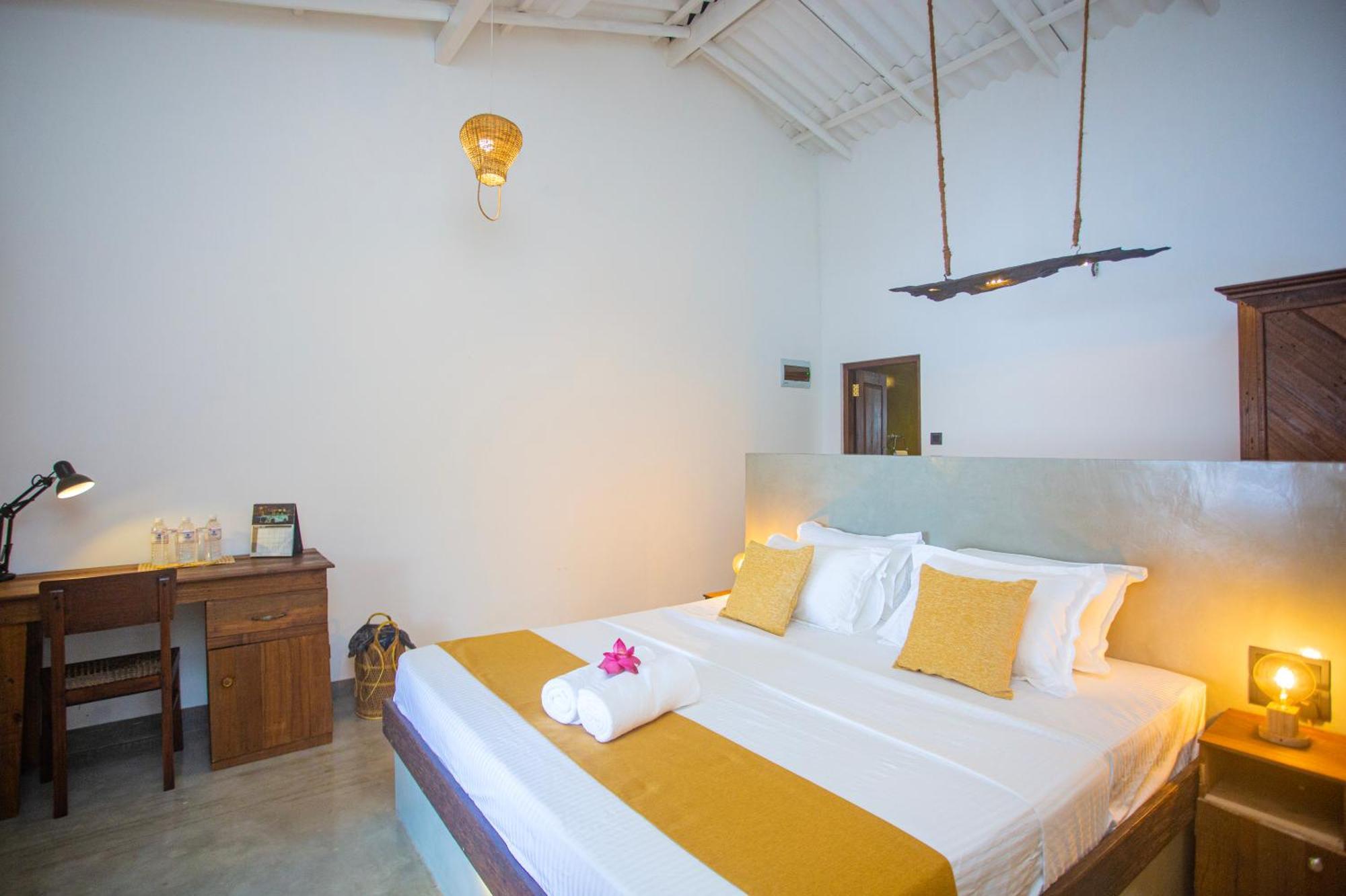 Aki Luna Lagoon Resort Hikkaduwa Kültér fotó