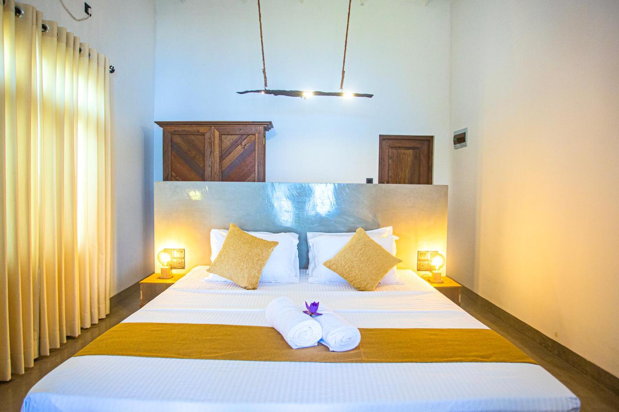 Aki Luna Lagoon Resort Hikkaduwa Kültér fotó