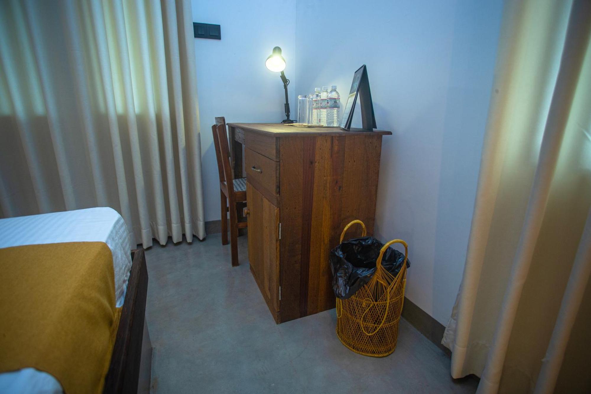 Aki Luna Lagoon Resort Hikkaduwa Kültér fotó