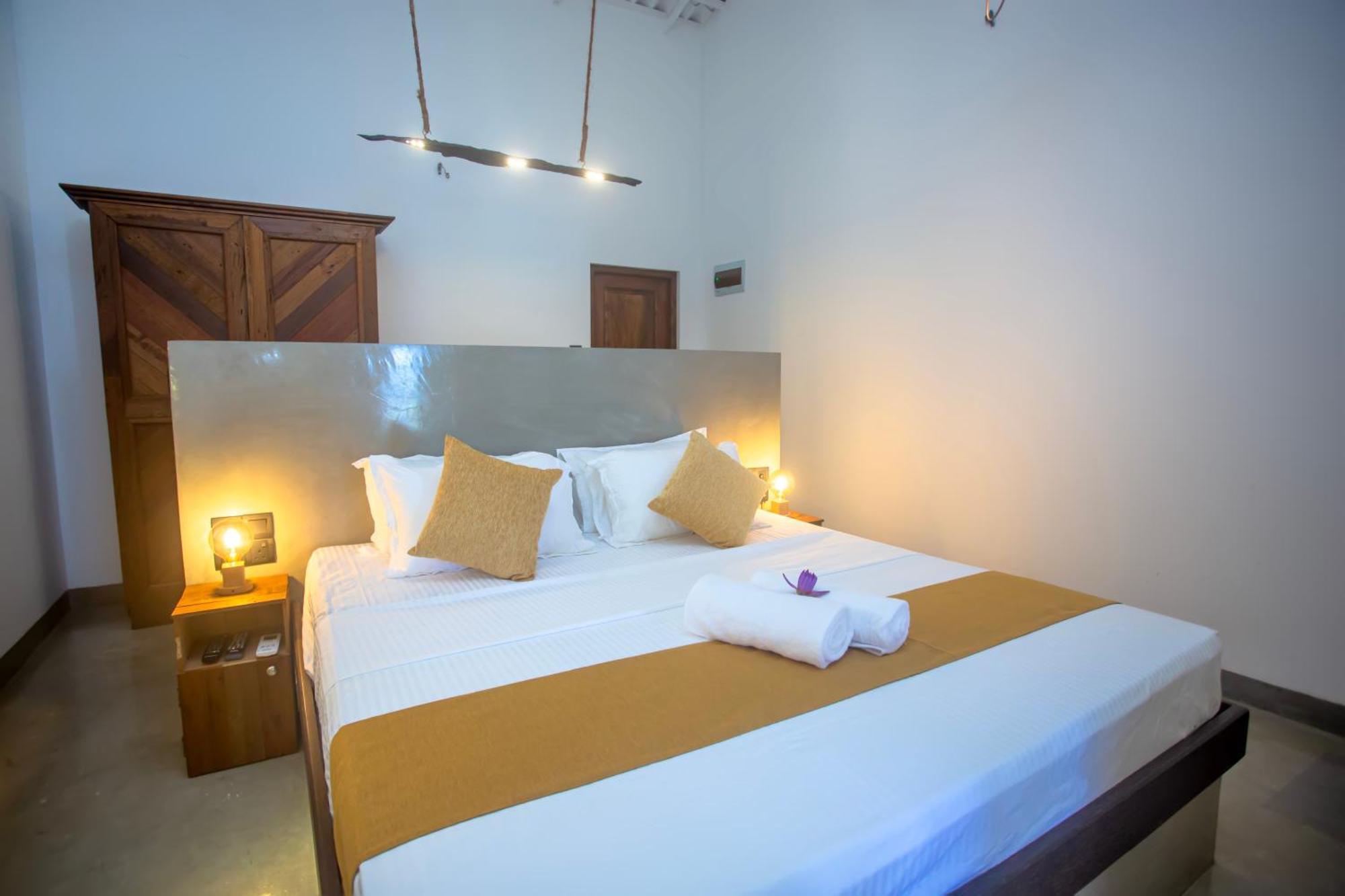 Aki Luna Lagoon Resort Hikkaduwa Kültér fotó