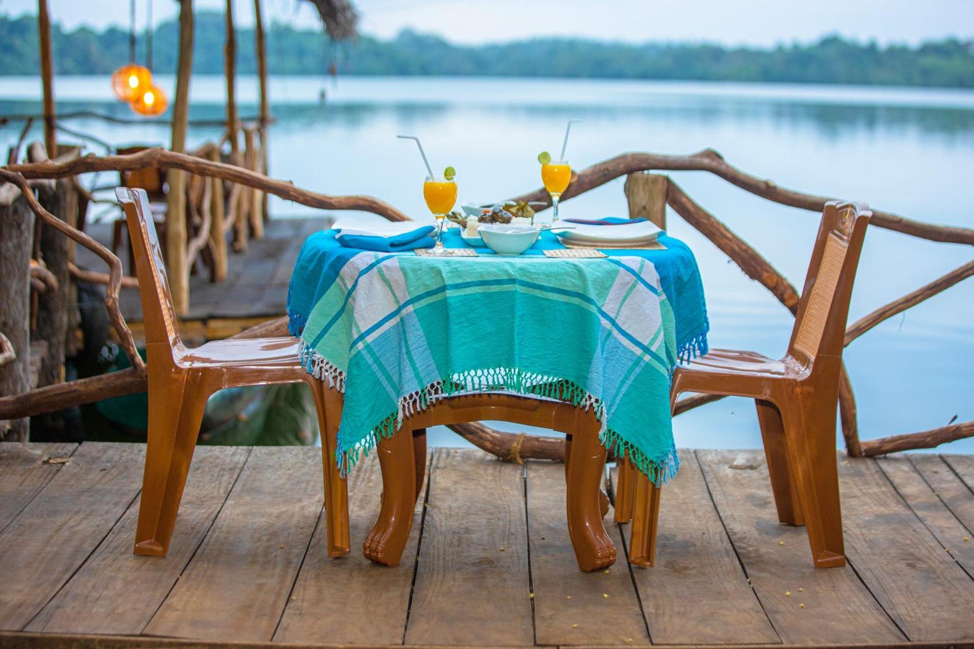 Aki Luna Lagoon Resort Hikkaduwa Kültér fotó