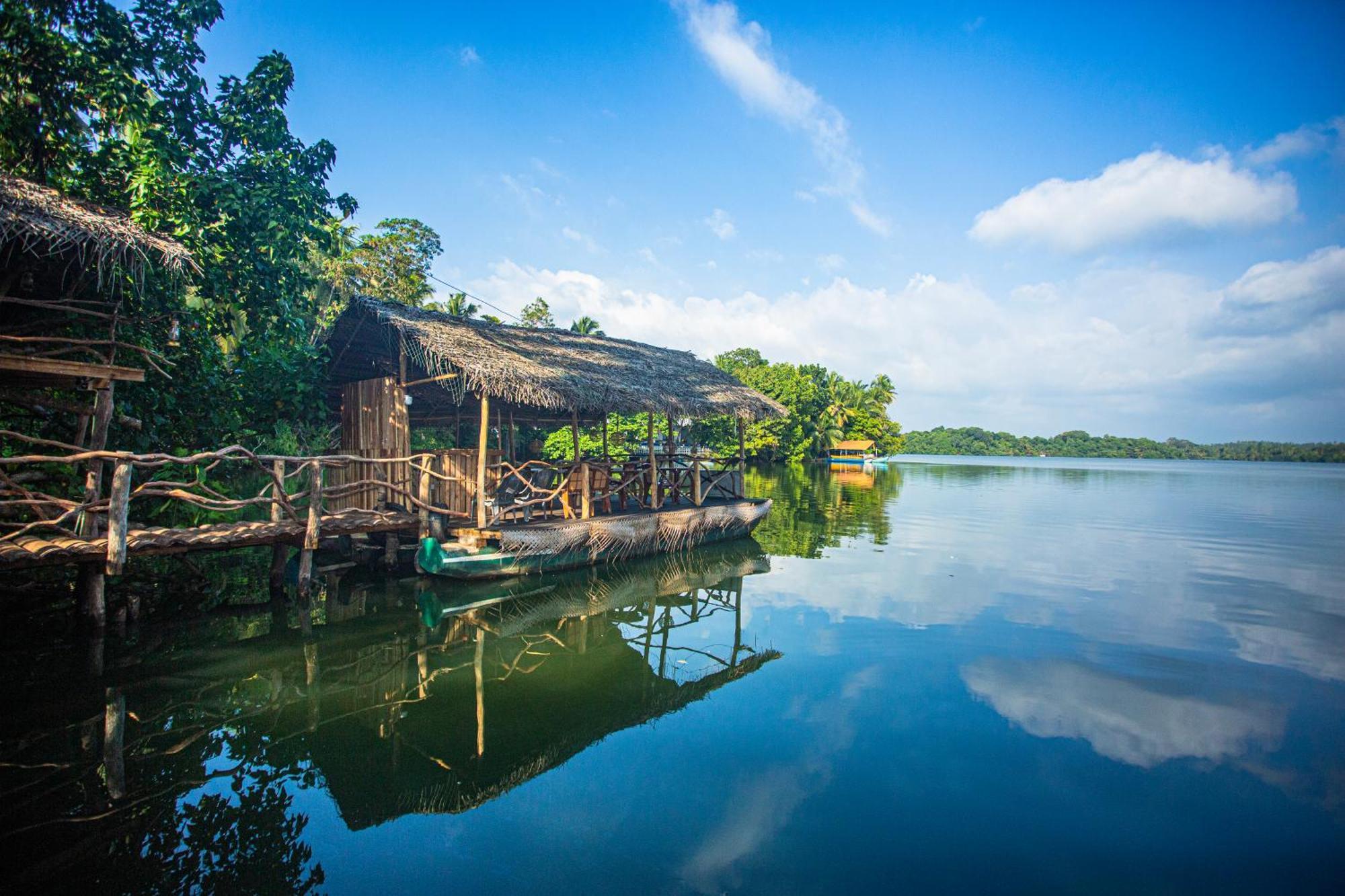 Aki Luna Lagoon Resort Hikkaduwa Kültér fotó