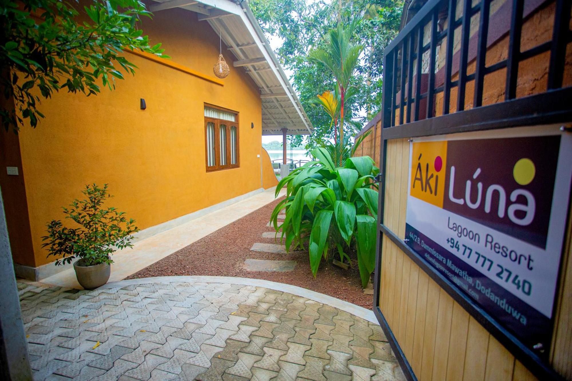 Aki Luna Lagoon Resort Hikkaduwa Kültér fotó