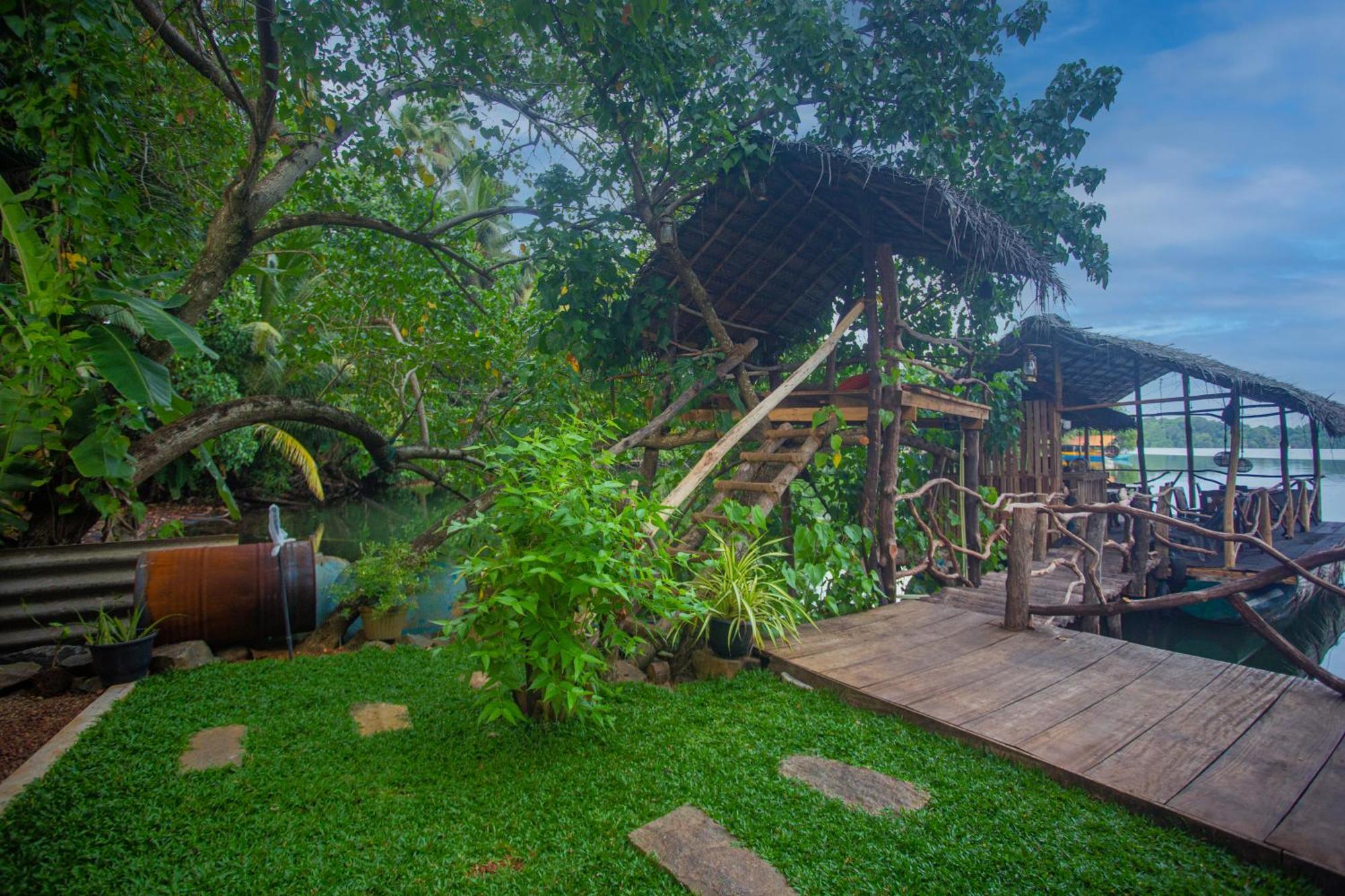 Aki Luna Lagoon Resort Hikkaduwa Kültér fotó