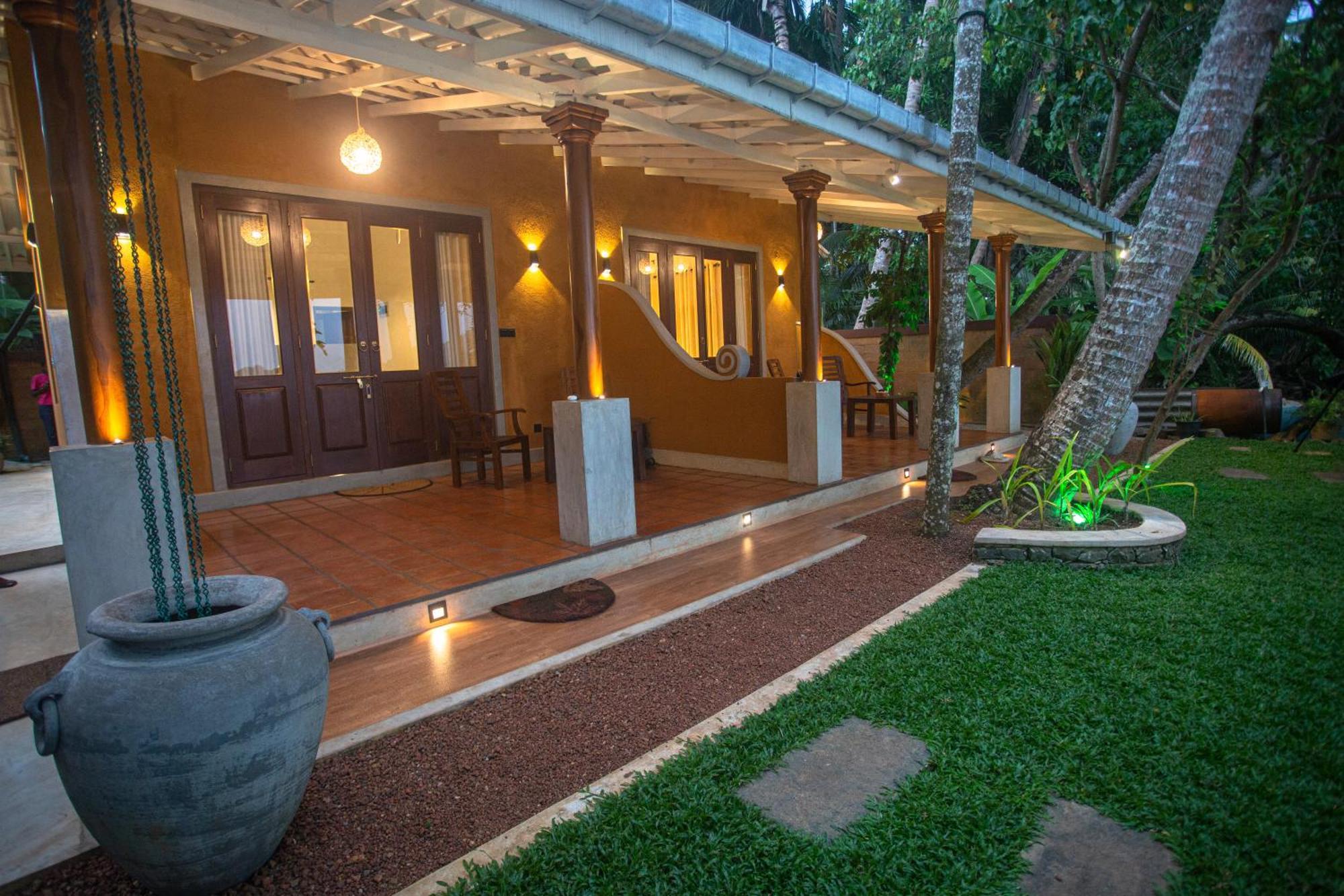 Aki Luna Lagoon Resort Hikkaduwa Kültér fotó