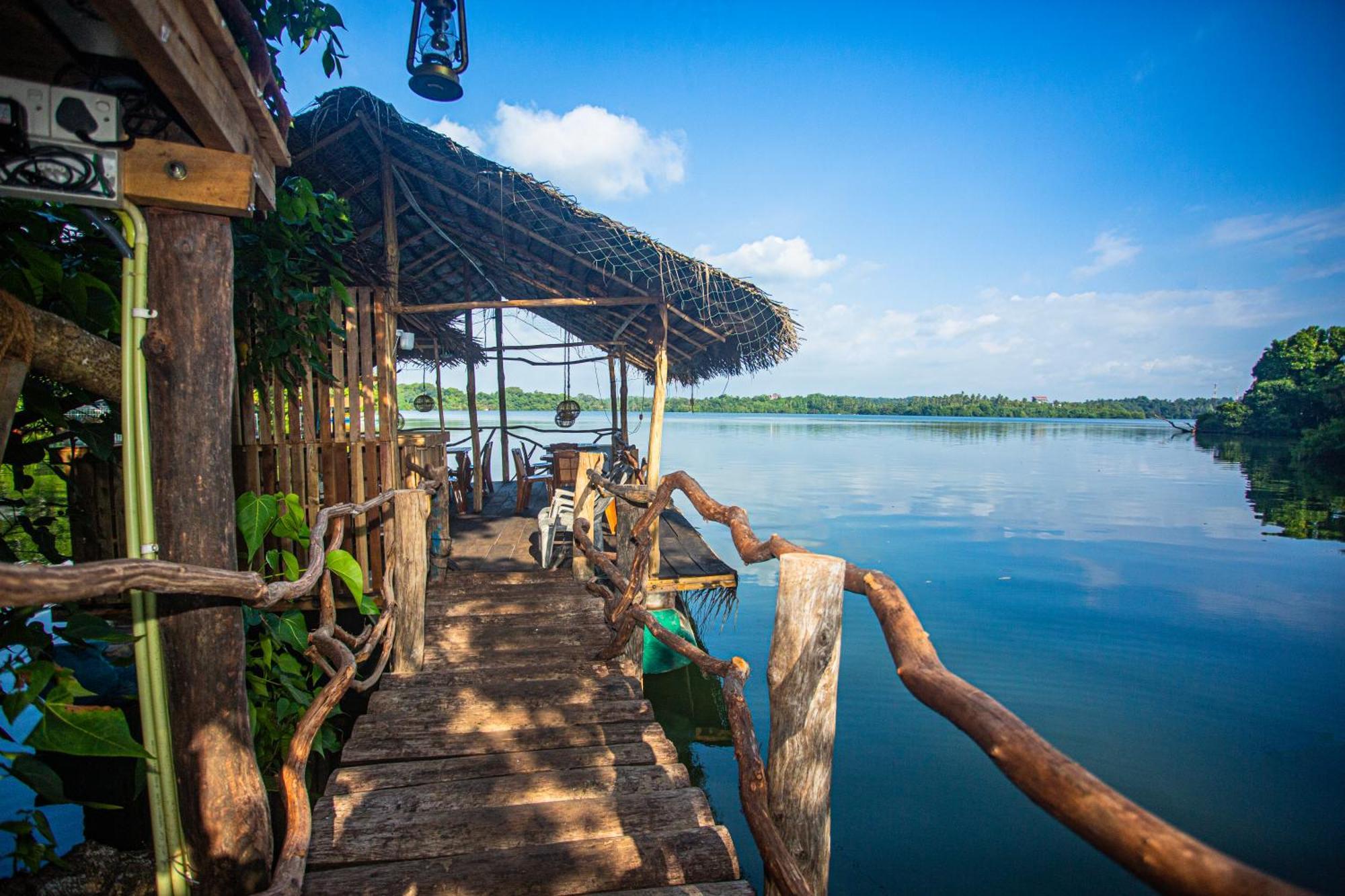 Aki Luna Lagoon Resort Hikkaduwa Kültér fotó