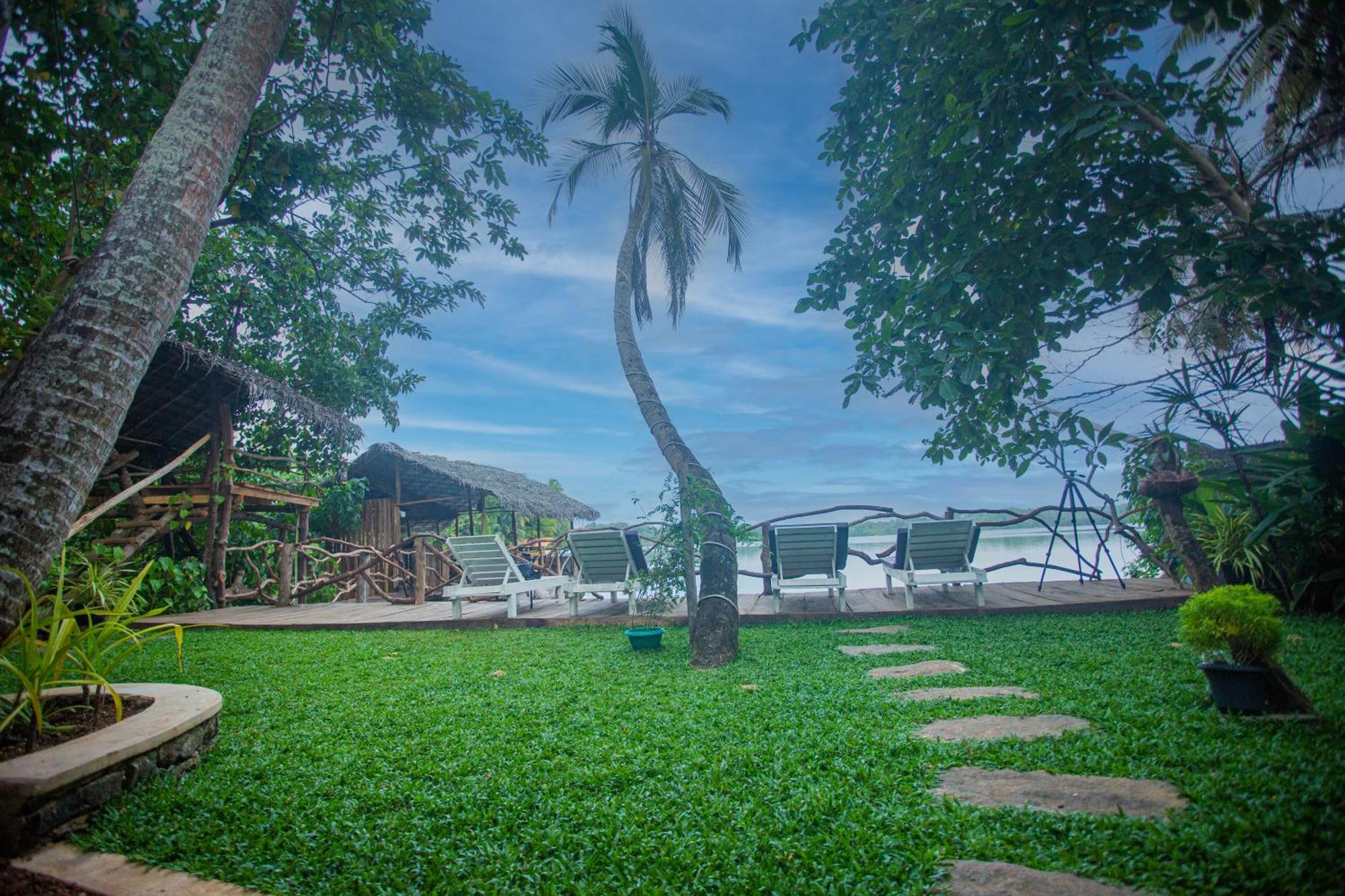Aki Luna Lagoon Resort Hikkaduwa Kültér fotó