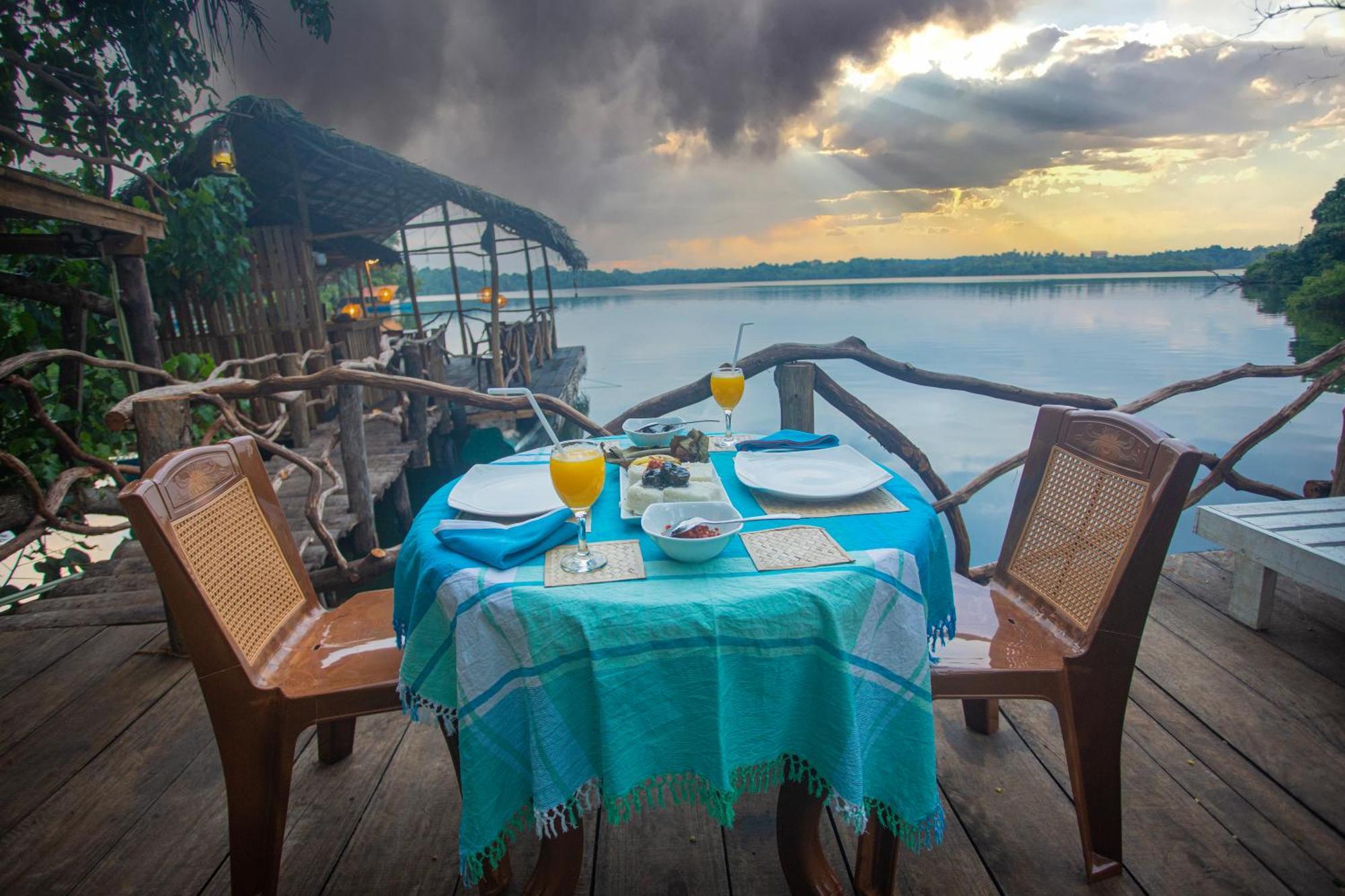 Aki Luna Lagoon Resort Hikkaduwa Kültér fotó
